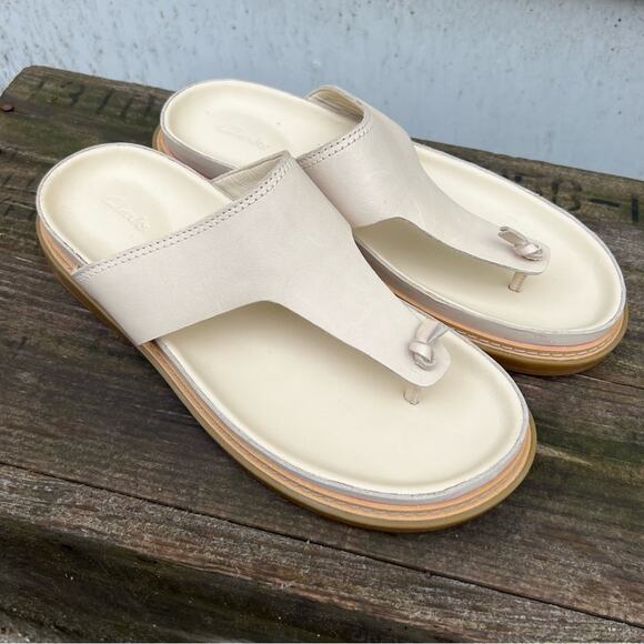 Clarks Trace Shore Cream Leather Thong Sandals NWT 7M - Picture 1 of 7
